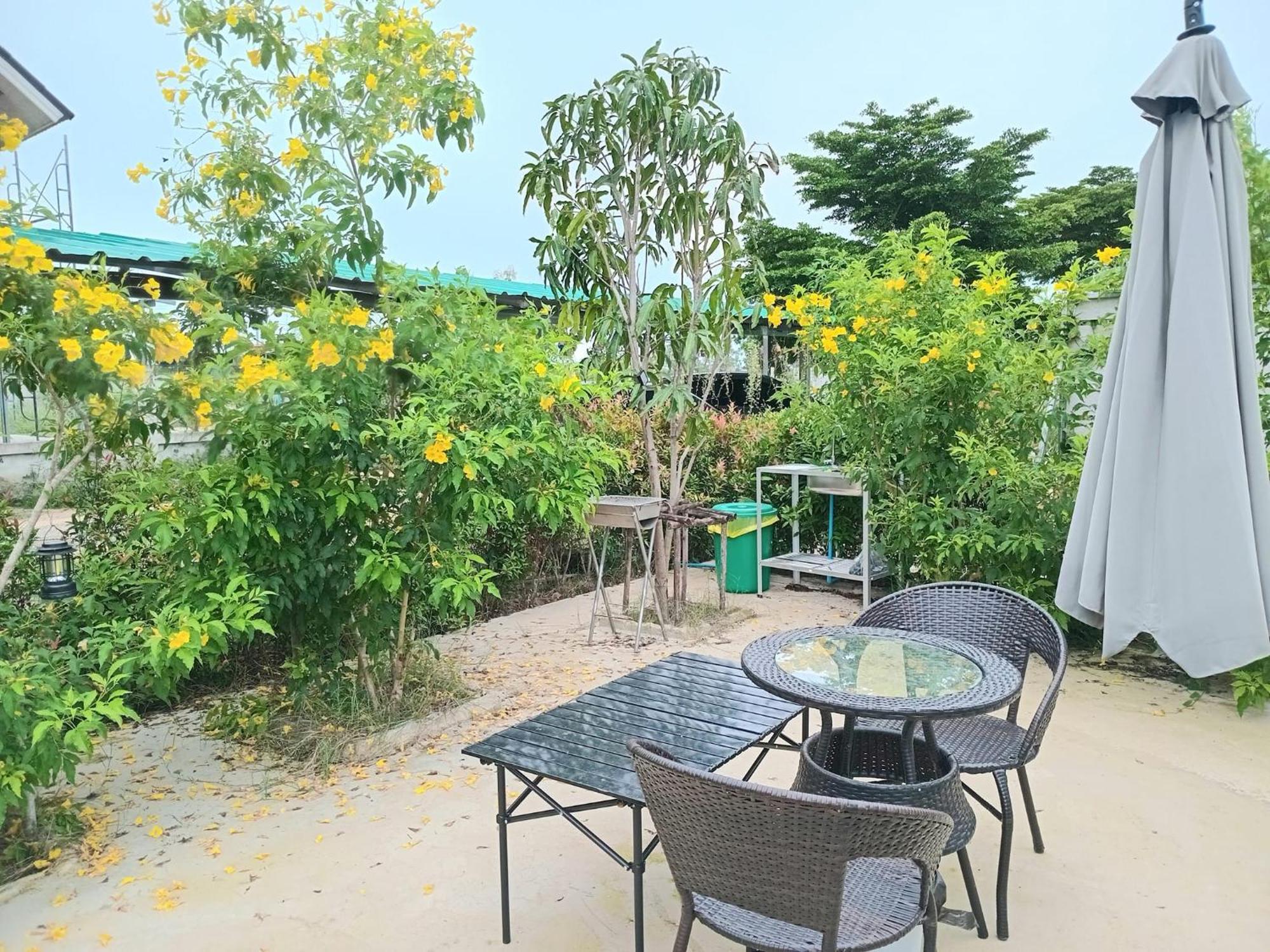 บ้านพักตากอากาศขนาดเล็ก ห่างชายหาดบางเก่า 800 เมตร #cottage Apartment Ban Bo Yai